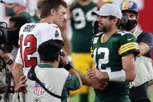 Tom Brady y Aaron Rodgers, ausentes en Finales de Conferencia por primera vez desde 2009