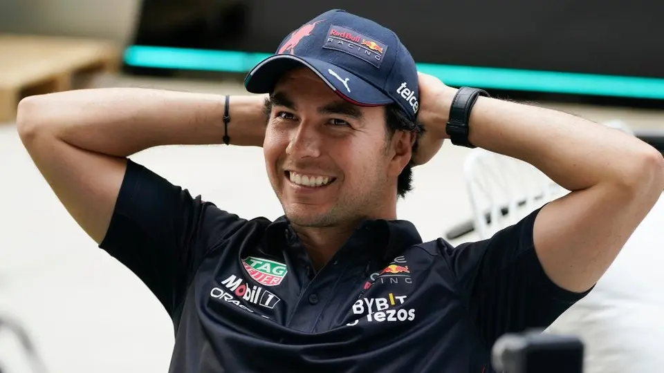 Checo Pérez: 'Ojalá pueda estar en el México vs Argentina de Qatar 2022'
