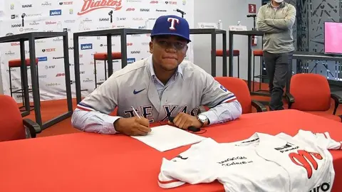 Yordi Arias: Joven prospecto mexicano fue firmado por los Texas Rangers
