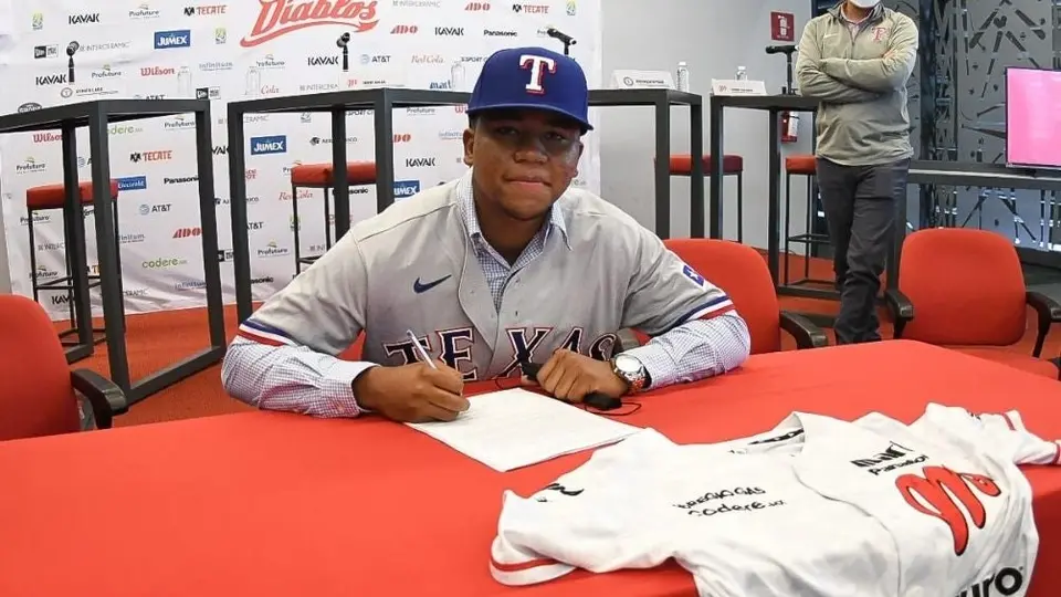 Yordi Arias: Joven prospecto mexicano fue firmado por los Texas Rangers