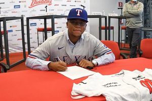 Yordi Arias: Joven prospecto mexicano fue firmado por los Texas Rangers
