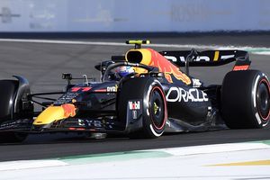 Checo Pérez terminó tercero en último entrenamiento previo al GP de Arabia Saudí