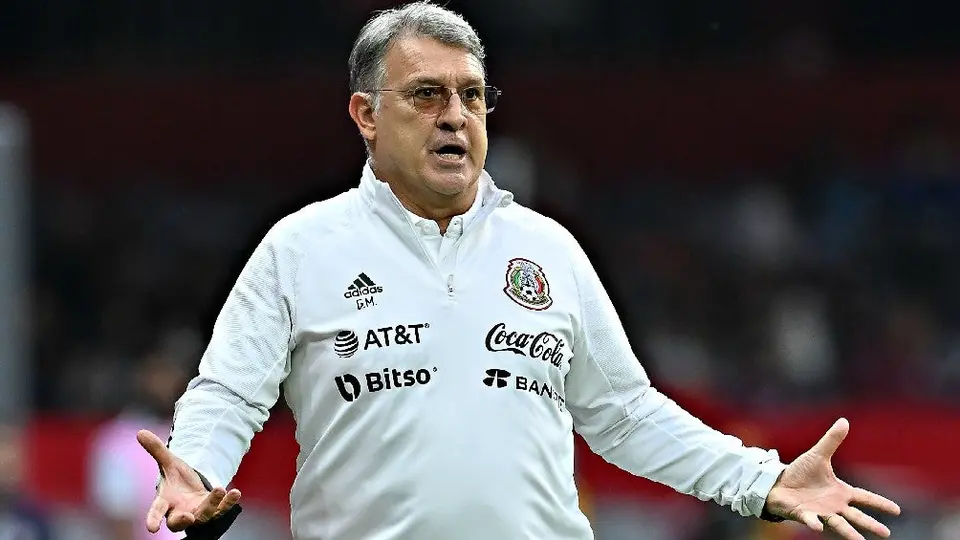 Tata Martino sobre el Chicharito: 'El acercamiento no implica un compromiso de convocarlo al Tri'