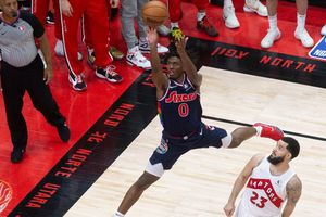 NBA: 76ers superan a Raptors con triple de Embiid en prórroga