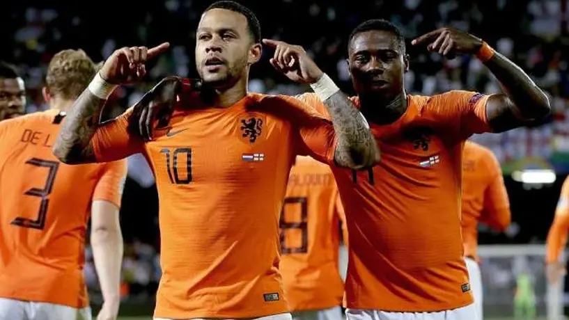 Depay y Promes derrochan talento con jugadas de fantasía en 'cascarita' en Ghana