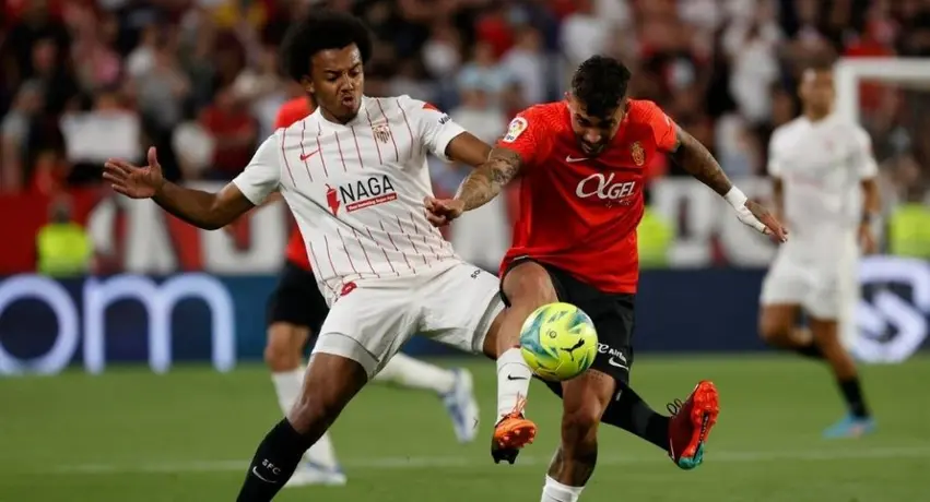 Sevilla: Jules Koundé bloqueó a fanático que intentó engañarlo para conseguir su jersey