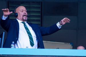 Perro Bermúdez pidió ayuda para editar foto en redes: Las soluciones te harán reír