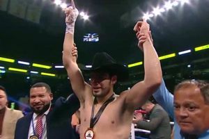 Zurdo Ramírez: Venció a Yunieski González en búsqueda de su segundo título mundial