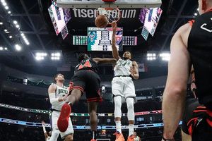 NBA: Los Bucks se llevaron el primero de la serie ante Bulls con un Antetokounmpo imparable