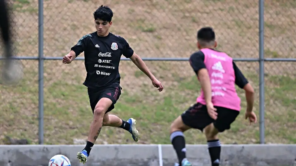 Tri: Luis Chávez, Erick Sánchez y Kevin Álvarez apuntan a la titularidad vs Surinam