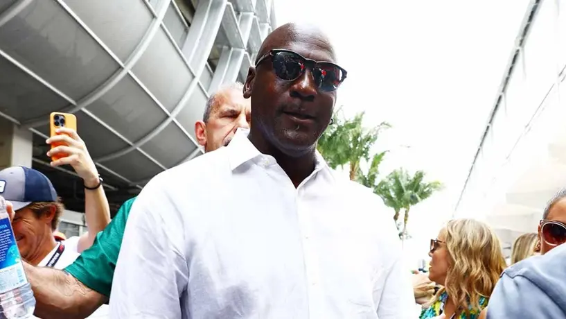 Michael Jordan hizo desplante a menores: ‘Pon esa mier… abajo’; le llueven críticas