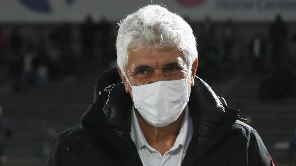 Tuca Ferretti explotó contra el VAR: 'Están perjudicando en lugar de beneficiar'