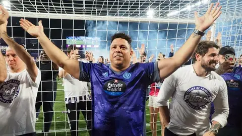 Ronaldo Nazário: El Fenómeno celebró con su Valladolid el ascenso a LaLiga
