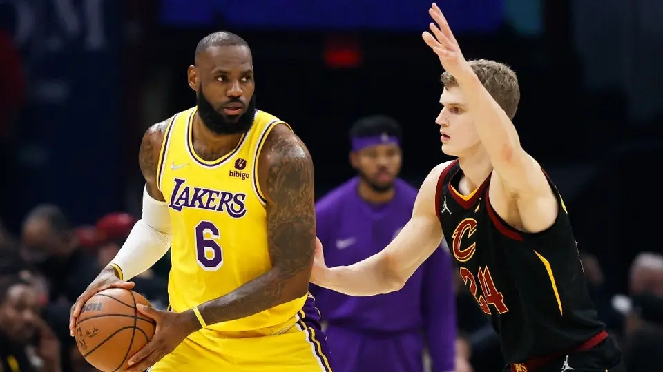 LeBron James sobre las críticas: ‘No les tomo importancia. Voy a casa y bebo tequila’