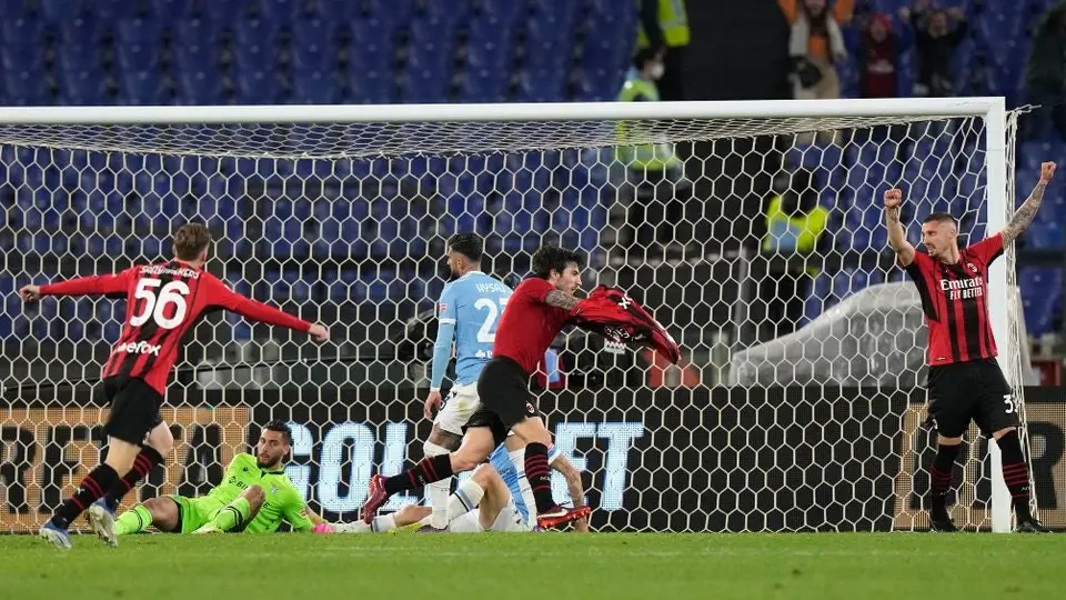 Milan: Derrotó a la Lazio de último minuto y pone a punto la carrera por el Scudetto