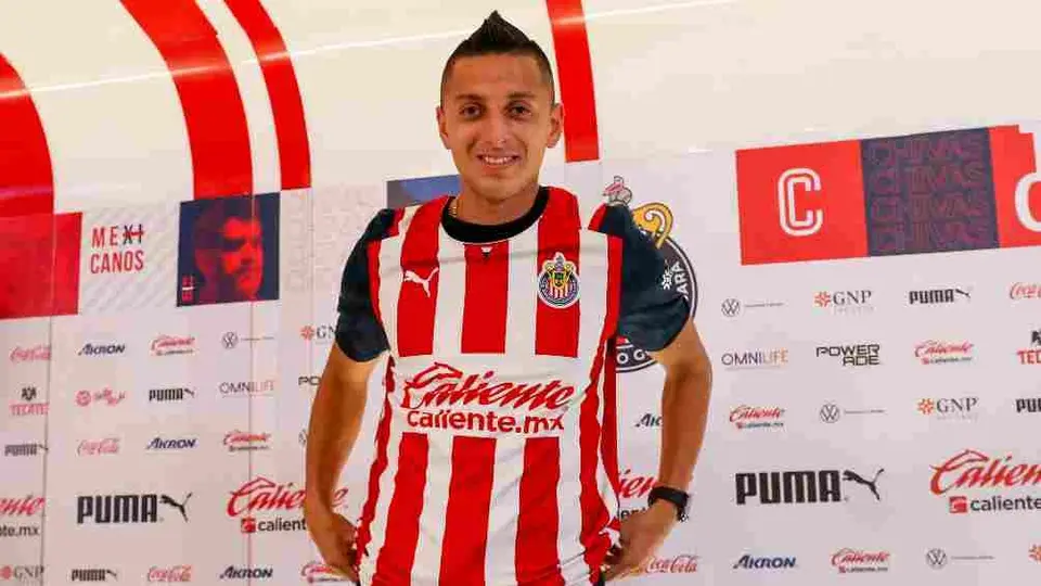 Piojo Alvarado: Se enteró de su fichaje a Chivas con su familia en Navidad