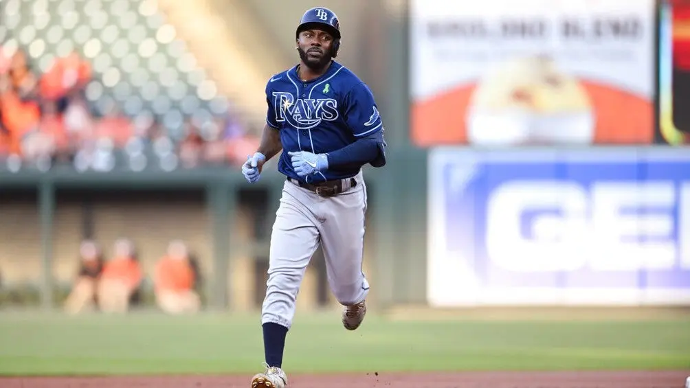 Randy Arozarena recorriendo las bases tras cuadrangular | AP