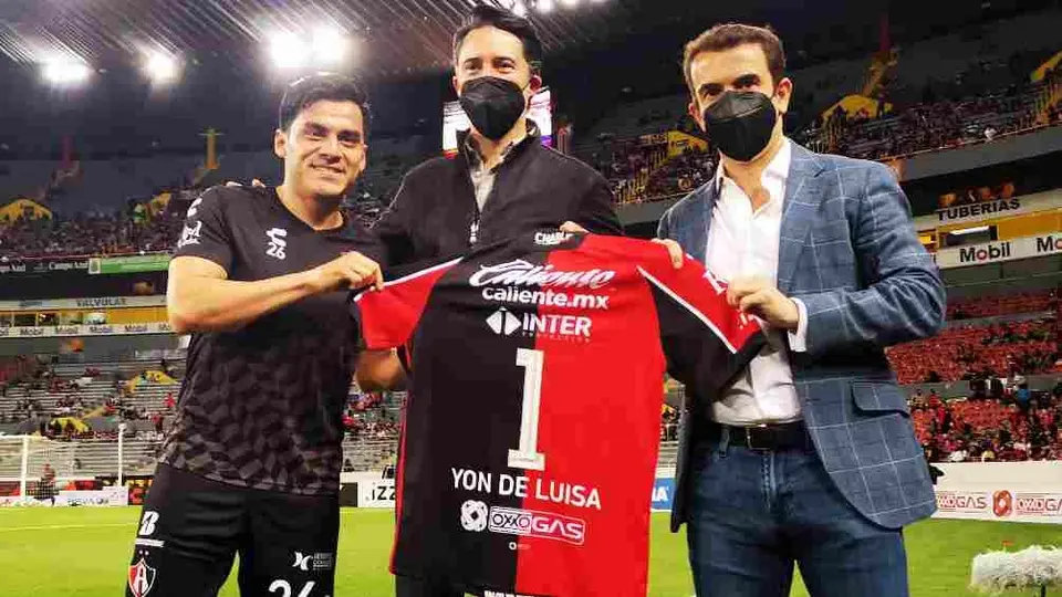 Atlas: Yon de Luisa recibió la playera del campeón