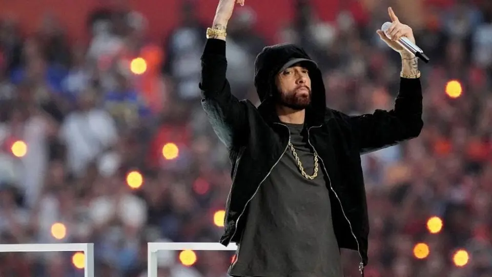 Eminem: Lució exclusivos tenis durante el show de medio tiempo del Super Bowl