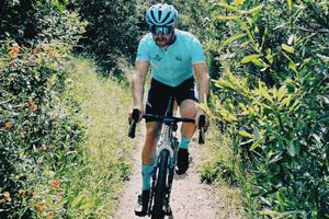 Video: Bottas se bajó de la F1 para subirse a una bici y quedó en 2º lugar del BWR de California