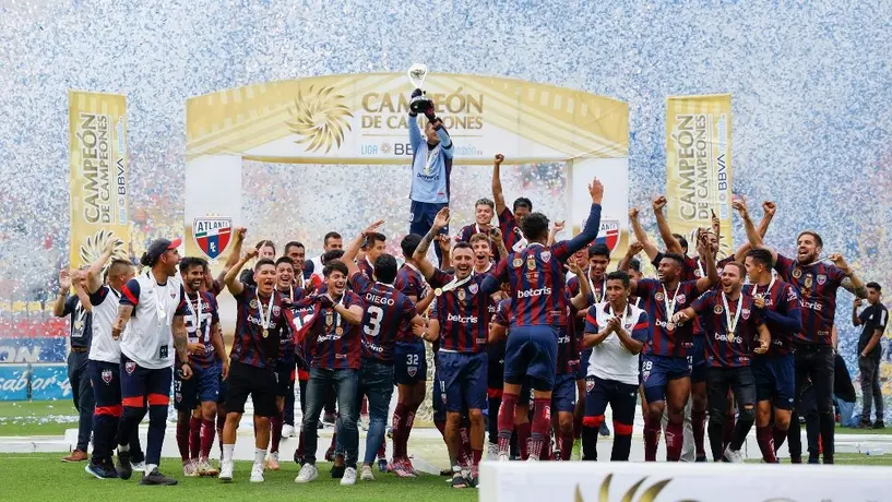 Atlante: Afición azulgrana festejó el Campeón de Campeones en el Ángel de la Independencia