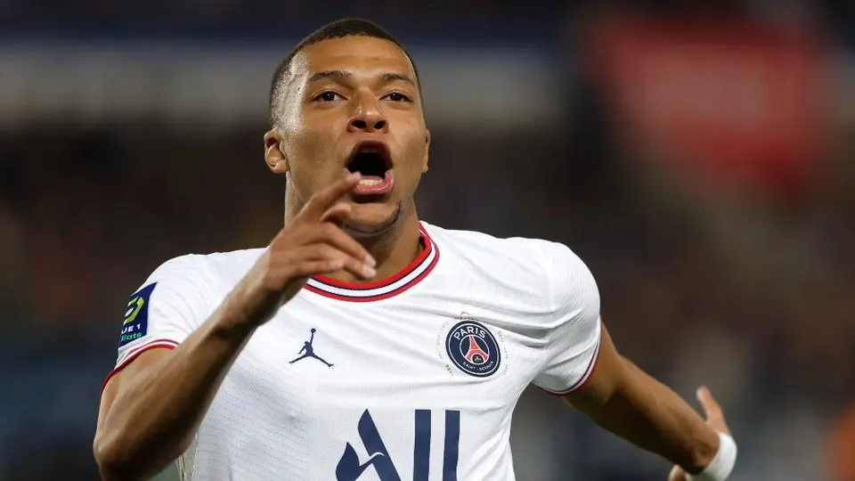 Kylian Mbappé llegó a un acuerdo para renovar con el PSG, asegura Le Parisien