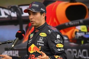 Directivo de Red Bull: 'Checo Pérez nos hace más fuertes'