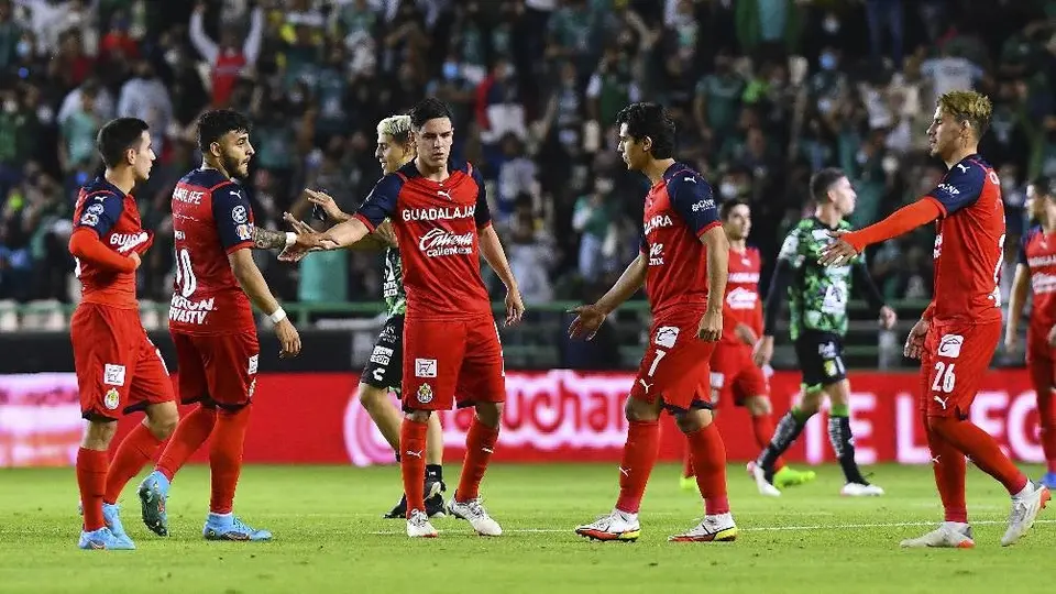 Chivas: ¿Qué se habló al interior del equipo tras de la derrota contra León?