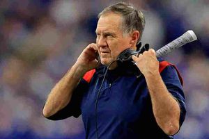 NFL: Bill Belichick seguirá entrenando a los Patriots a los 70 años