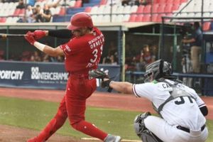 Diablos Rojos: Igualó la Serie ante Sultanes con dos cuadrangulares de Julián Ornelas