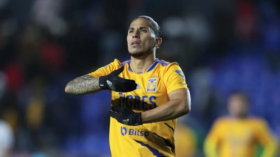 Carlos Salcedo: Anunció que será papá de nueva cuenta