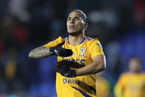 Carlos Salcedo: Anunció que será papá de nueva cuenta