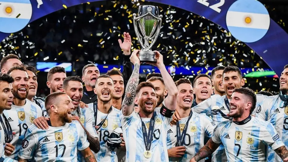 Video: Jugadores de Boca Juniors y River Plate se unieron para cantar por la Scaloneta
