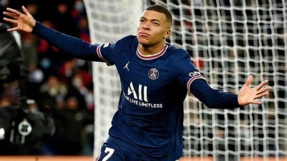 Kylian Mbappé: Aseguró su permanencia en el PSG hasta final de temporada
