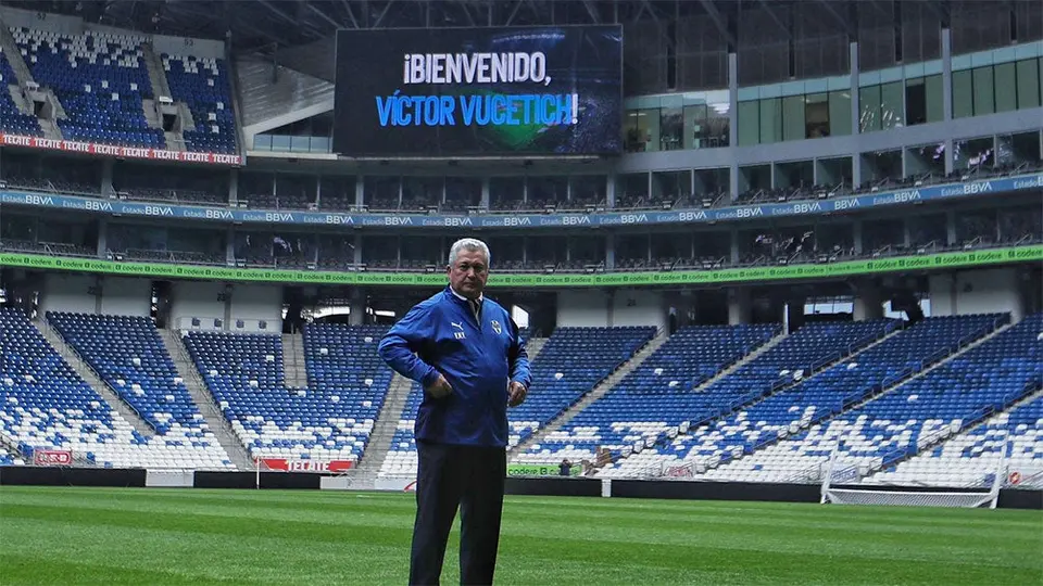 César Montes sobre Vucetich: 'Me ilusiona su llegada a Rayados'