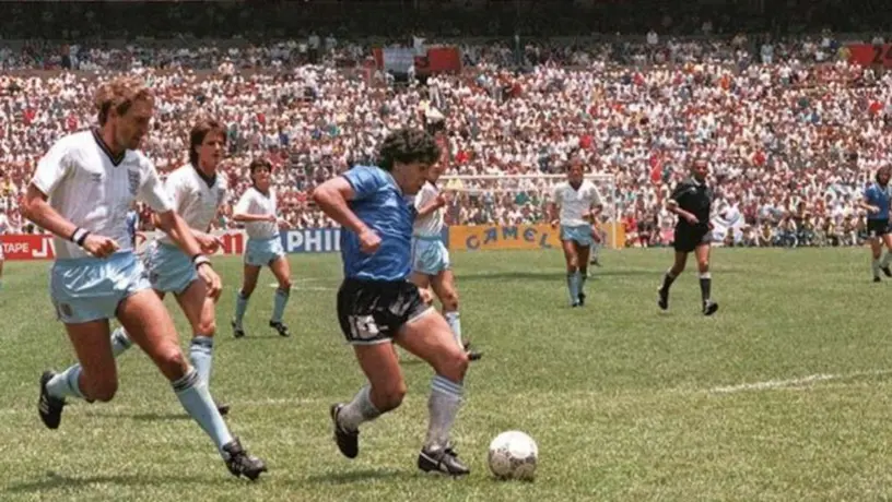 Maradona: Playera que usó el Pelusa ante Inglaterra es subasta por más de 4 millones de libras