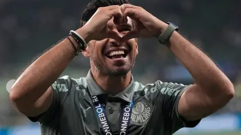 Brasil: DT del Palmeiras confunde equipo con nombre de un banco