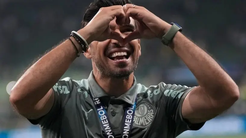 Brasil: DT del Palmeiras confunde equipo con nombre de un banco