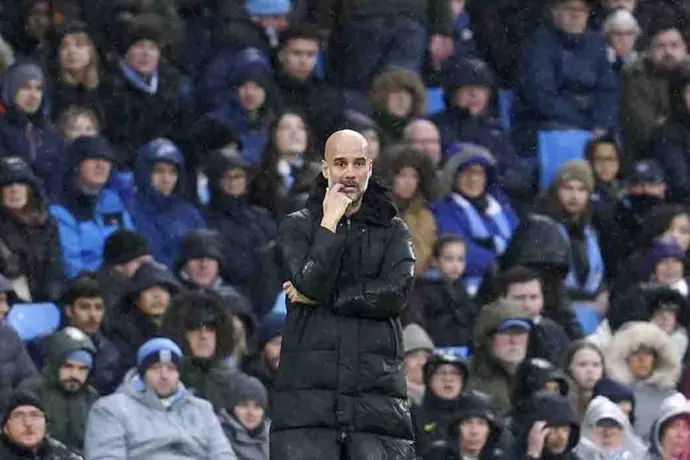 Pep Guardiola afirmó que 'castigará' a sus jugadores por no invitarlo a cenar