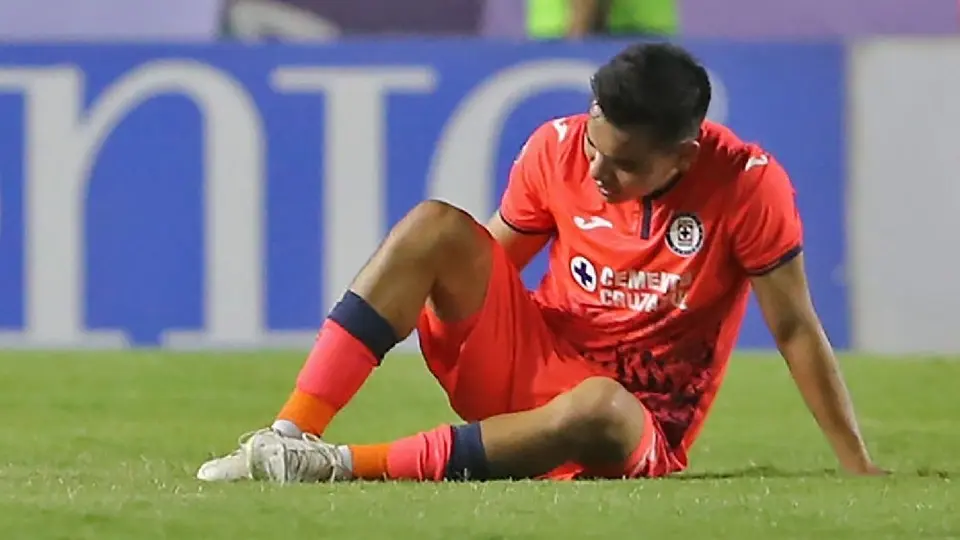 Cruz Azul: Charly Rodríguez se lesionó y pone en riesgo su participación en Concachampions