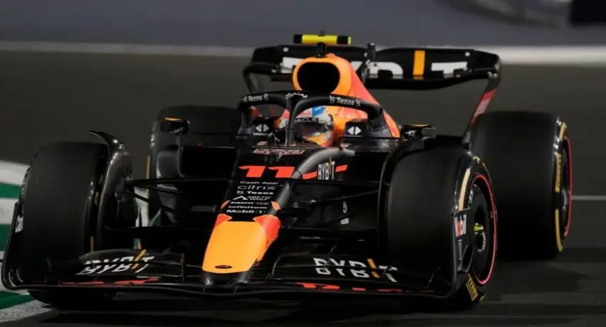 Helmut Marko tras el cuarto lugar de Checo Pérez: 'El safety car le costó el podio'