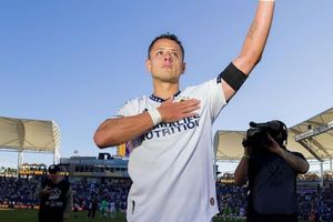 Chicharito Hernández respondió a fanático en redes: 'Llorando expreso mis emociones'
