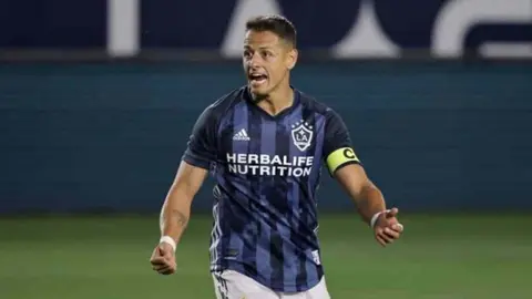 MLS: Chicharito y Vela se enfrentarán en abril en clásico de 'El Tráfico'