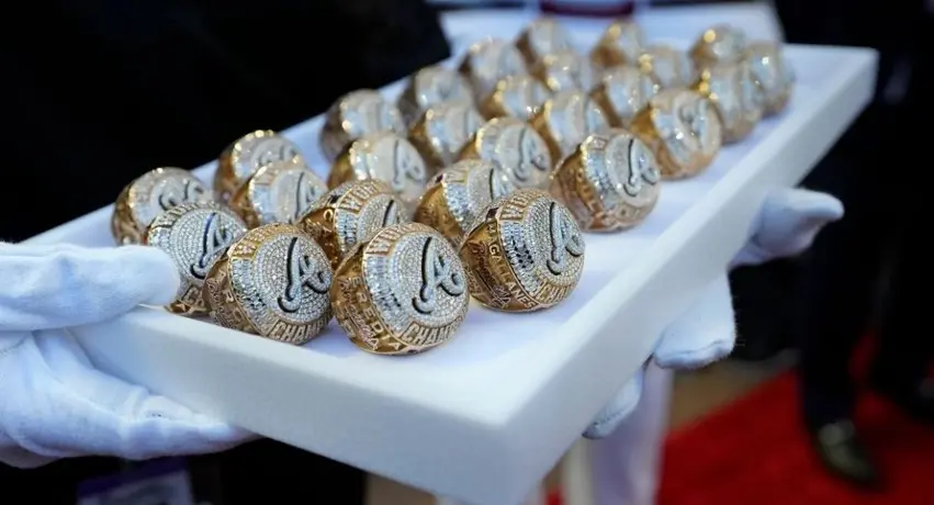 Atlanta Braves: ¿Cómo son los anillos de Campeón que recibieron los miembros del equipo?