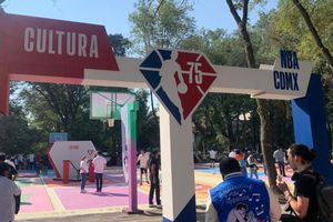 CDMX inauguró canchas remodeladas en el Parque Arboledas con temática de NBA