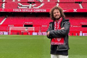 Luisito Comunica: Invitado especial en el derbi entre el Sevilla y el Betis
