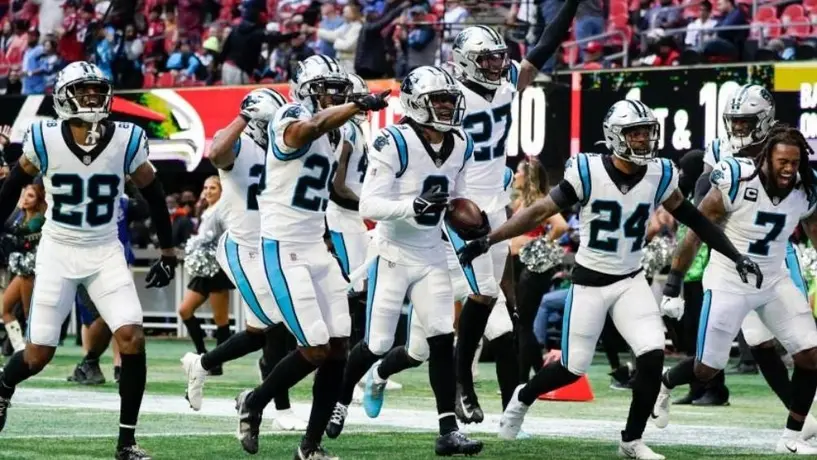 NFL: Panthers, seis positivos más a Covid-19 y confinamiento para todo el equipo