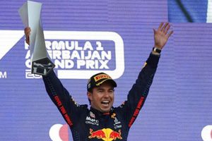 Checo Pérez: 'Espero que esta temporada podamos pelear por el campeonato'