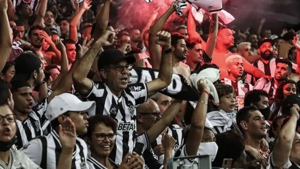 Aficionados de Atlético Mineiro y Cruzeiro protagonizaron riña previo al partido