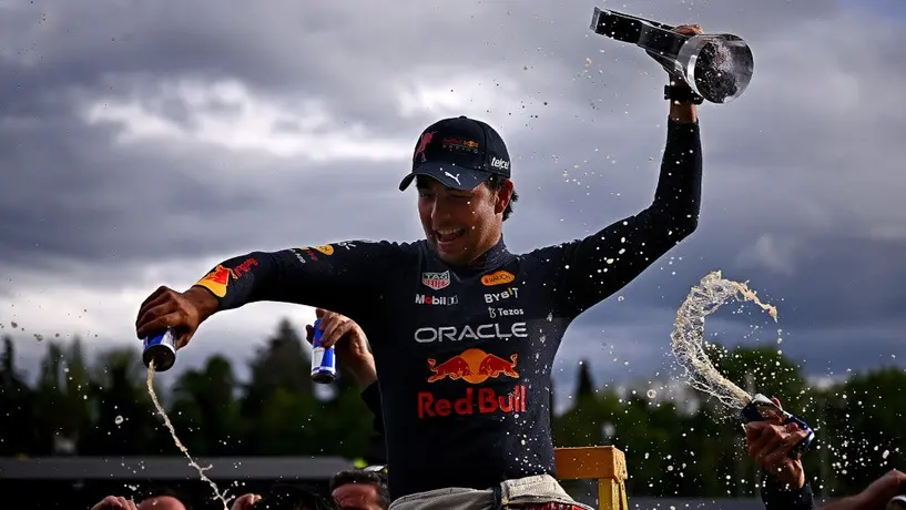 Checo Pérez: Red Bull festejó en grande el 1-2 de Verstappen y el mexicano